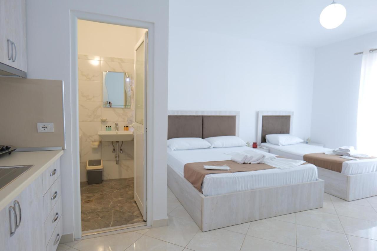Seahorse Hotel Ksamil Exterior photo