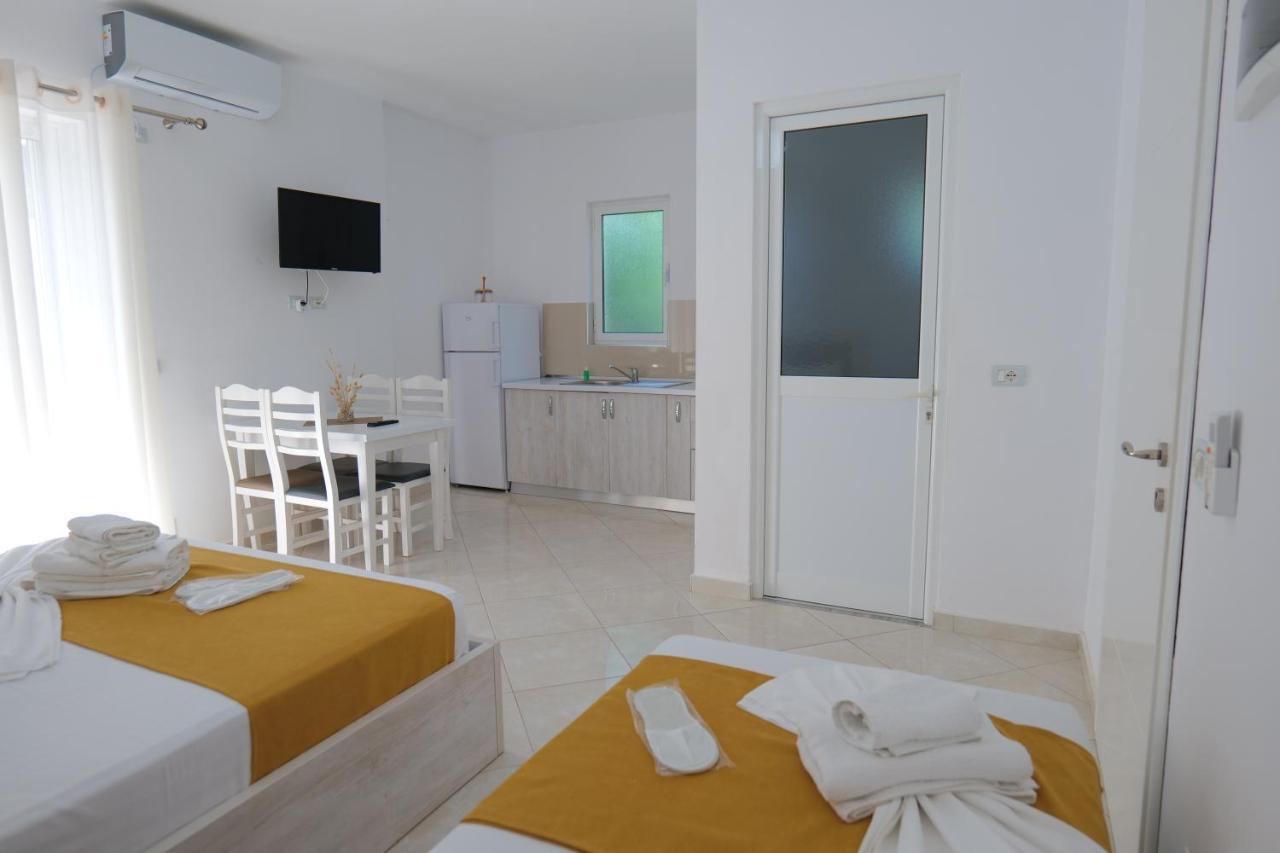 Seahorse Hotel Ksamil Exterior photo
